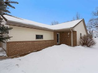 1017 Pleasantview Ave, Little Chute, WI 54140