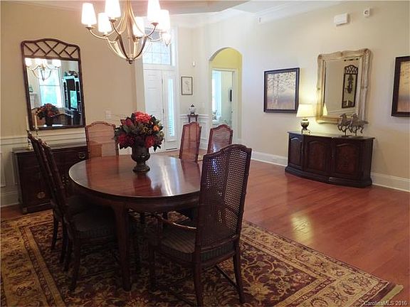 4th image of 4118 Banfield Pl