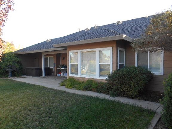 5th image of 196 Country Club Dr