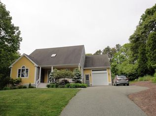 10 Hunters Ridge Rd, Sagamore Beach, MA 02562