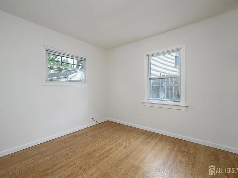 438 Belgrade St — Photo 8