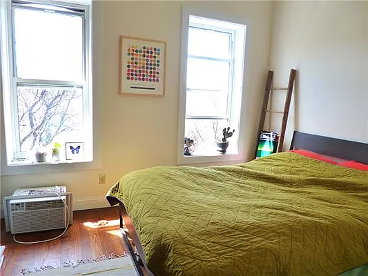 Rented by R New York | media 24