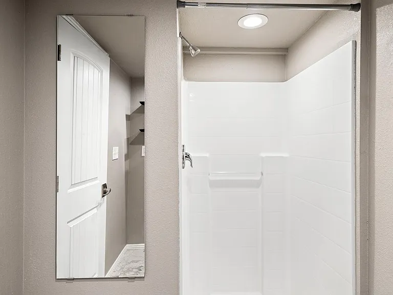 4426 W Irving St — Photo 29