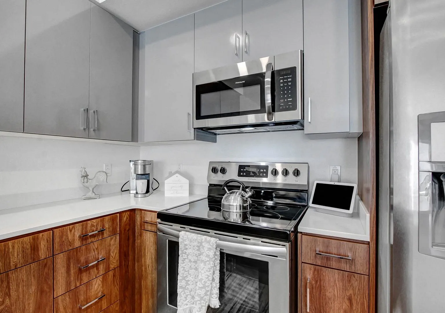Watermark Apartments — Photo 2