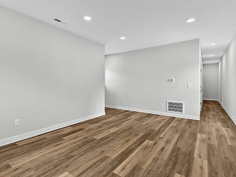 3947 Rookwood Ave #B — Photo 8