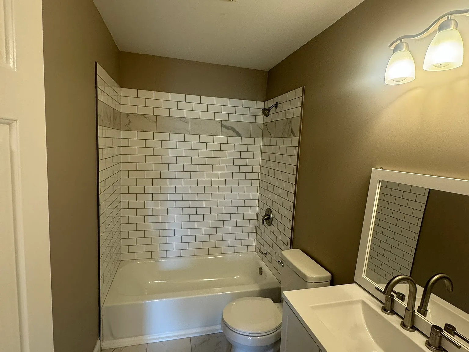 2 bed, 1000 sqft, $1,450 — Photo 3