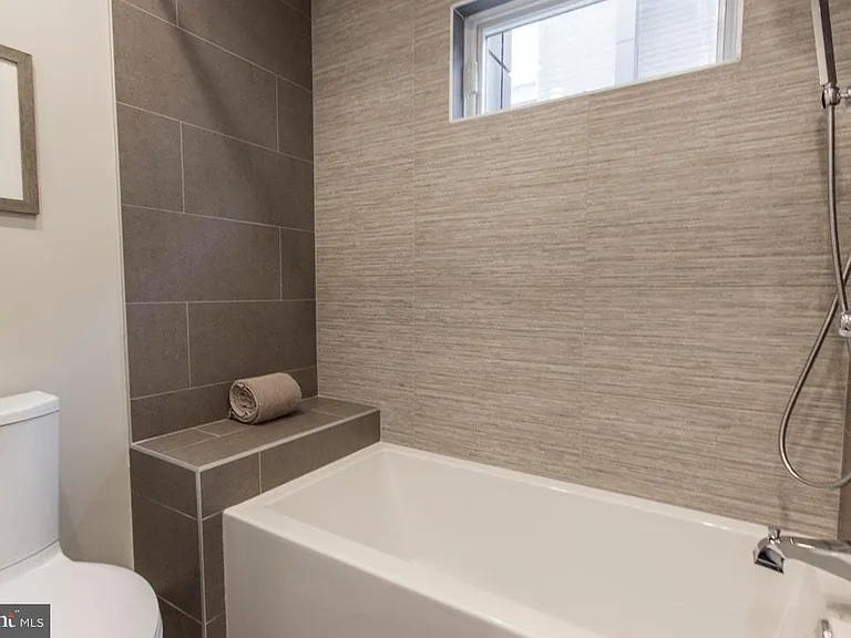 716 S Sartain St #2 — Photo 32