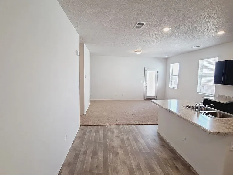 39 Hermanos Loop — Photo 5