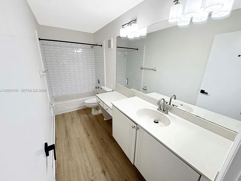 10341 SW 18th St — Photo 27