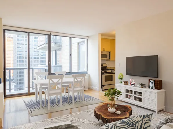 235 W 48th St, New York, NY