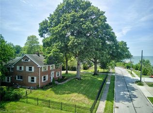7 Coveland Dr, Avon Lake, OH 44012