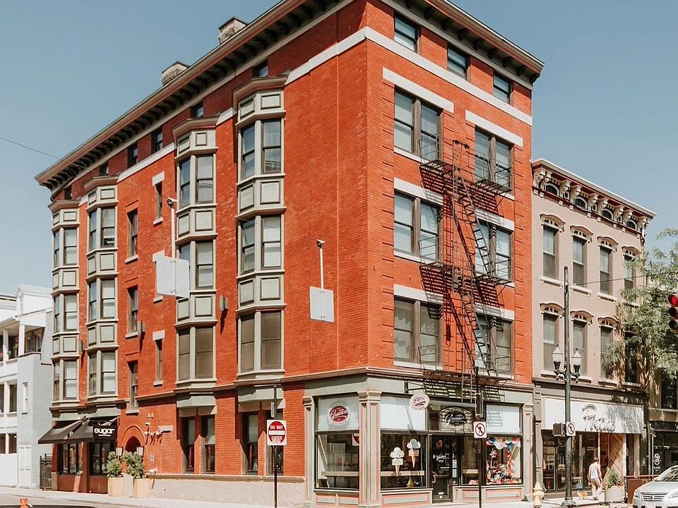 1st image of 4 W 14th St #202-202-20