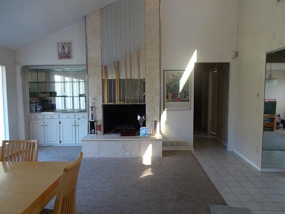 3rd image of 1119 Huntington Dr