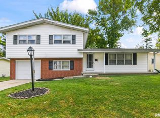 10 Coachlight Ct, Springfield, IL 62703