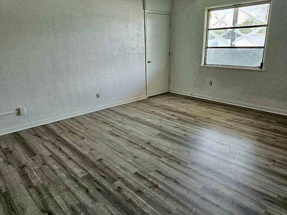 5th image of 105 S Ridgewood Ave