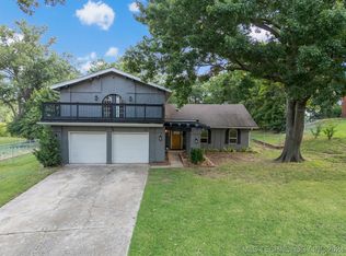 106 E Norman Pl, Broken Arrow, OK 74012