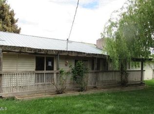 11803 Wide Hollow Rd, Yakima, WA 98908