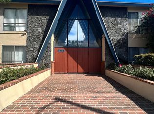 7416 Woodman Ave #4, Van Nuys, CA 91405