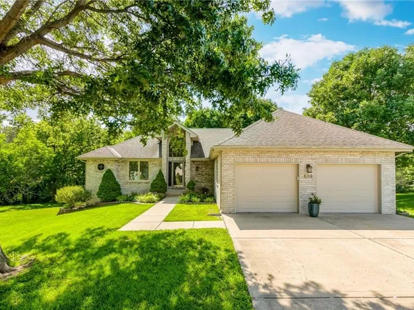 503 Amesbury Dr, Smithville, MO 64089