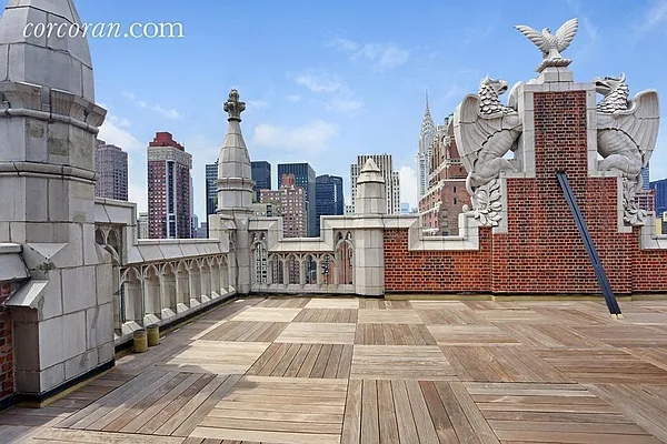 Sold by Corcoran | media 8