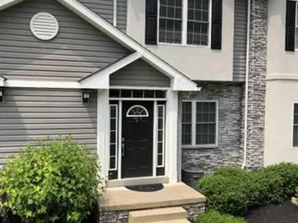 688 Oakwood Ave, State College, PA 16803