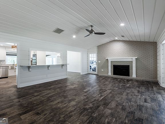 4th image of 143 Swanson Rd