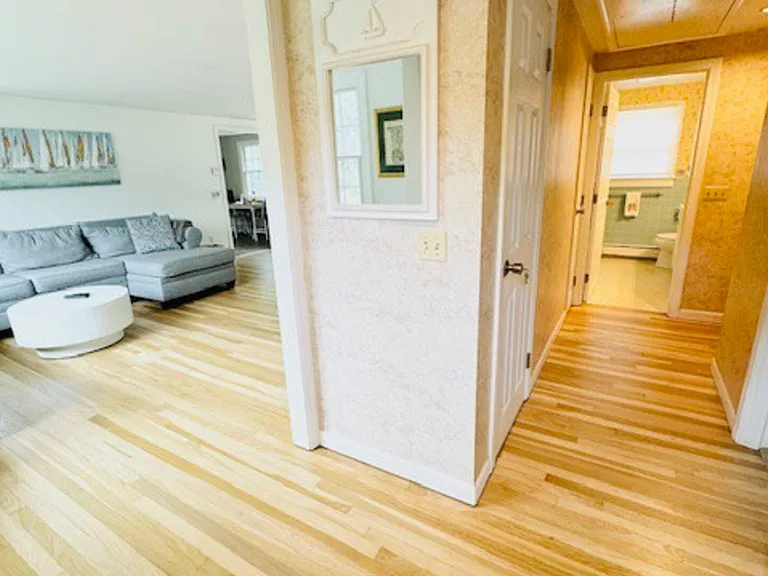 Hallway to bathroom and bedrooms