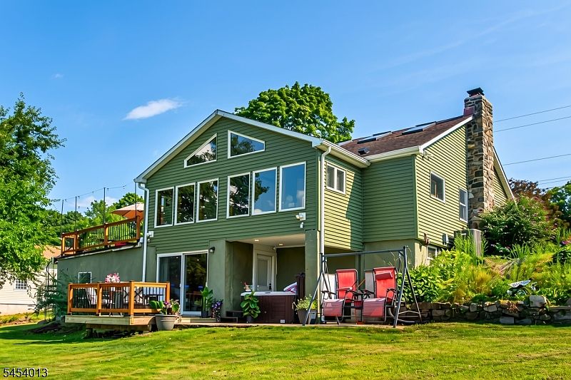 1st image of 48 Lakeside Ave