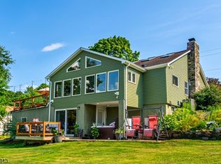 48 Lakeside Ave, Stockholm, NJ 07460