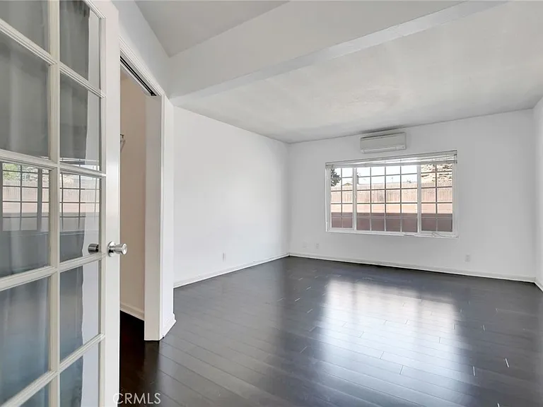 1015 E Walnut Ave — Photo 11