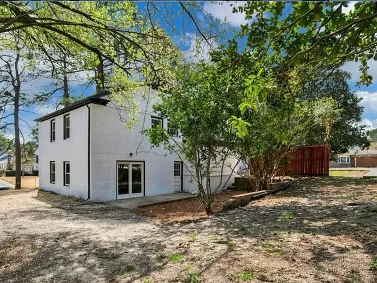 2710 Fordham Dr — Photo 20
