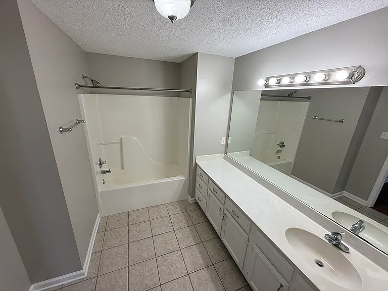 147 Waverly Cir — Photo 10