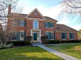 1332 Evergreen Ct, Glenview, IL 60025