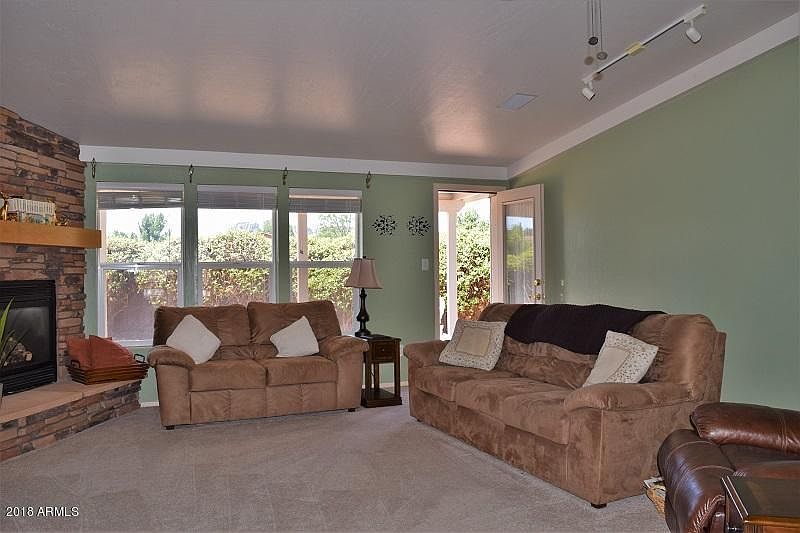 1st image of 213 W Cedar Mill Ct
