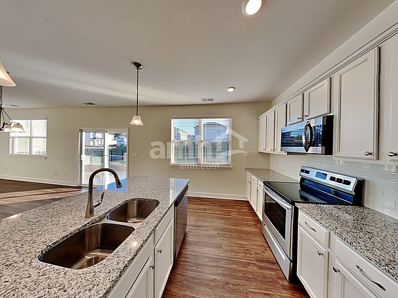 3rd image of 5710 Lakemont Dr