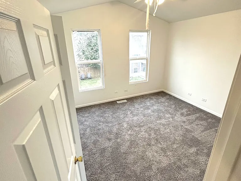 923 Four Seasons Blvd — Photo 17