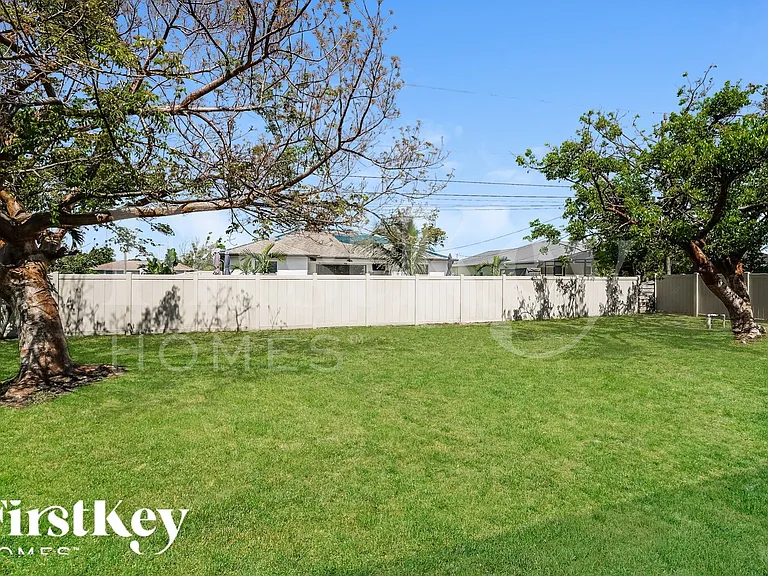 2912 SW 2nd Ave — Photo 15