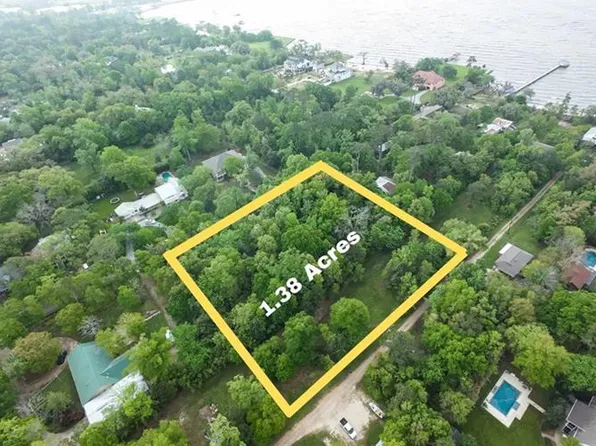 Hickory St, Mandeville, LA 70471