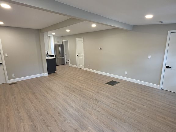 3rd image of 1800 27th Ave N #1/2