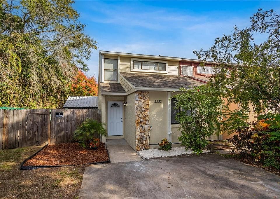 1st image of 2832 Hunt Club Ln