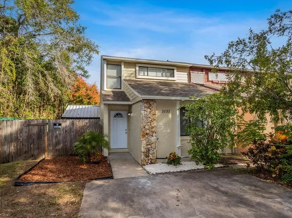 2832 Hunt Club Ln, Orlando, FL 32826