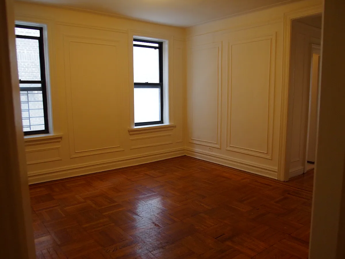 Building Photo - 599 W 190th St #69
