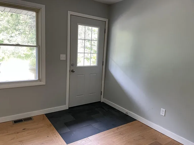 3663 Park Ln — Photo 2