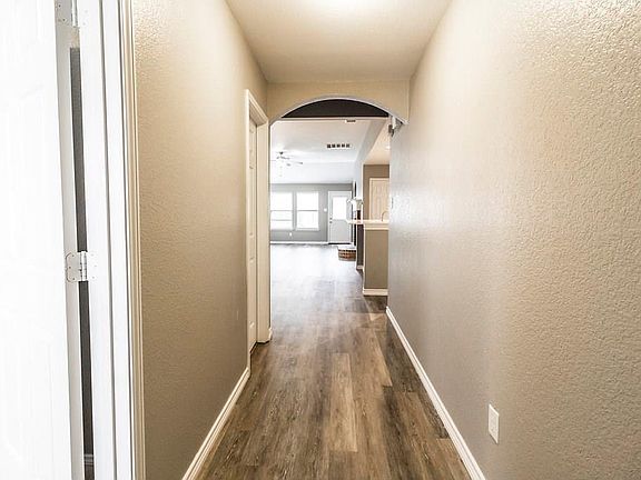 5th image of 5145 Mirror Lake Dr
