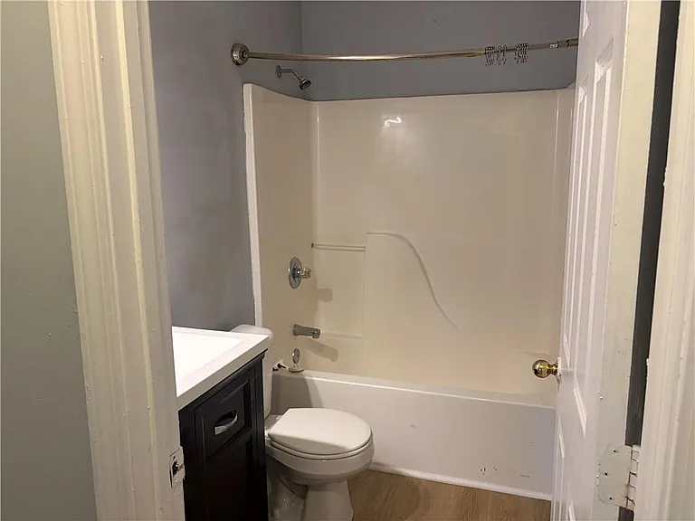 95 Bruce St #B — Photo 10