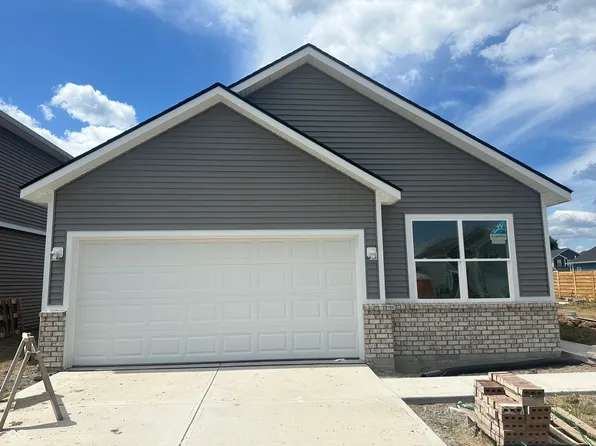 1438 Wigwam Ln, Martinsville, IN 46151