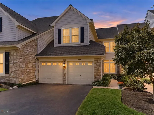 220 Greenbriar Dr, West Chester, PA 19382