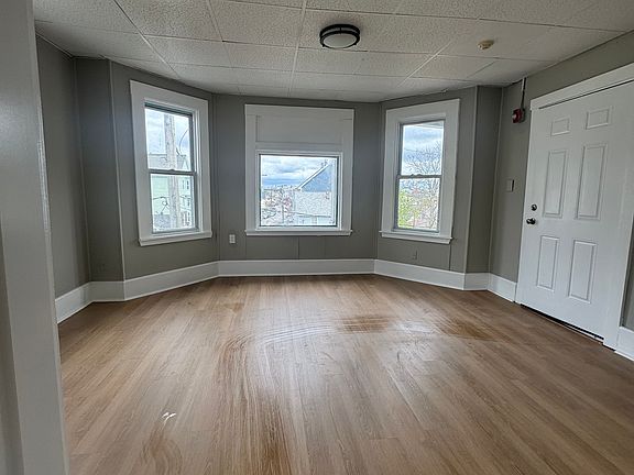 3rd image of 190 Weld St #2