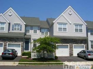 904 Yarrow Cir, Dayton, NJ 08810