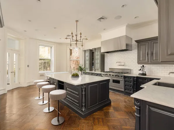 243 East 17th Street image 8 of 43